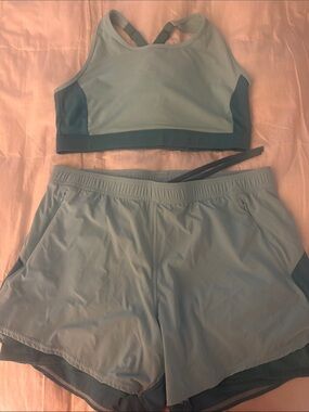 Fair Harbor SET Women's Two-Tone Light Blue /Teal Athletic Shorts and Sport Bra